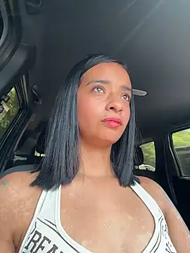 Snapshot of Laura_fernandezII chatting on February 5, 2026, 3:19 pm Laura fernandezII online show from February 5, 2026, 3:19 pm