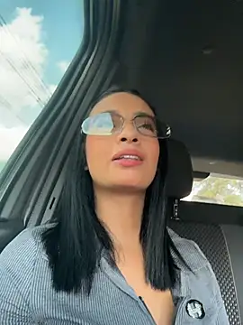 Snapshot of Laura_fernandezII chatting on May 6, 2026, 9:19 pm Laura fernandezII online show from May 6, 2026, 9:19 pm