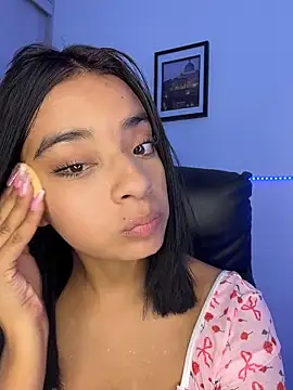 Snapshot of Laura_fernandezII chatting on February 4, 2026, 6:58 pm Laura fernandezII online show from February 4, 2026, 6:58 pm