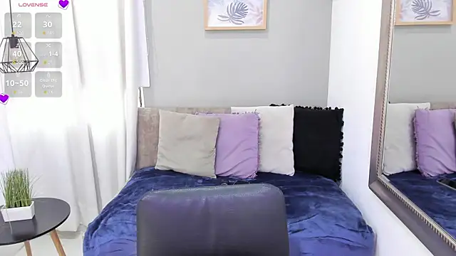 LenaRuiz  online show from November 28, 2025, 12:05 pm