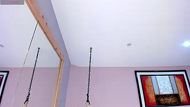 LenaRuiz  online show from October 15, 2025, 12:02 pm