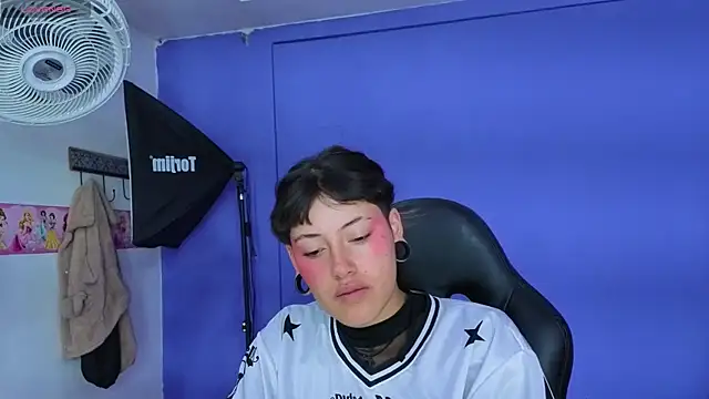 Snapshot of _sharlotte777 chatting on November 13, 2025, 1:26 pm sharlotte777 online show from November 13, 2025, 1:26 pm