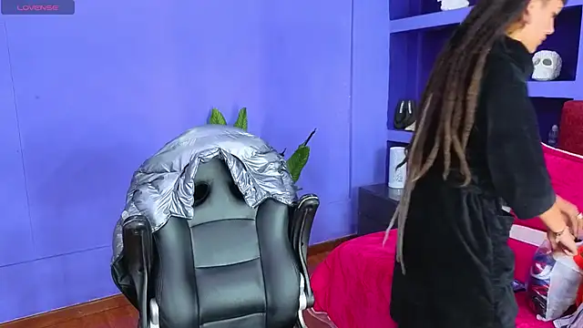 Snapshot of _sharlotte777 chatting on October 25, 2025, 2:07 pm sharlotte777 online show from October 25, 2025, 2:07 pm