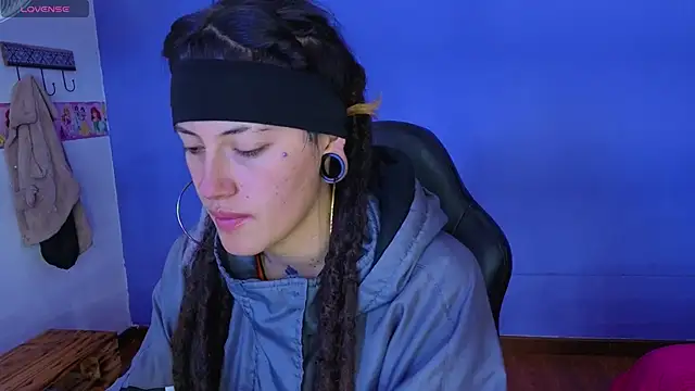 Snapshot of _sharlotte777 chatting on November 12, 2025, 1:59 pm sharlotte777 online show from November 12, 2025, 1:59 pm