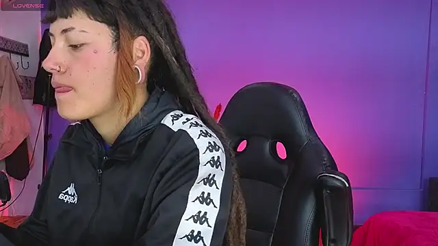 Snapshot of _sharlotte777 chatting on October 27, 2025, 1:56 pm sharlotte777 online show from October 27, 2025, 1:56 pm