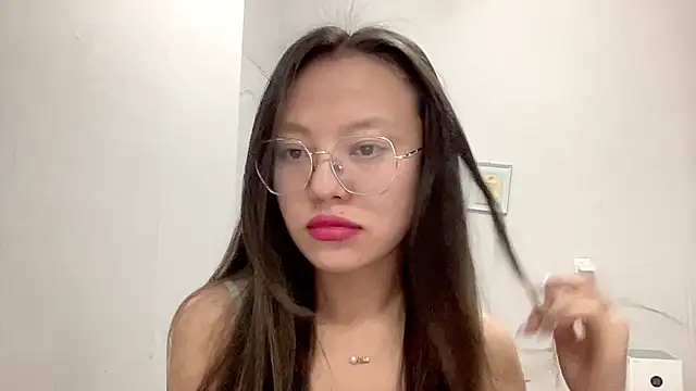 Risalynn online show from February 26, 2025, 2:08 am