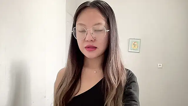 Risalynn online show from January 28, 2025, 3:36 am