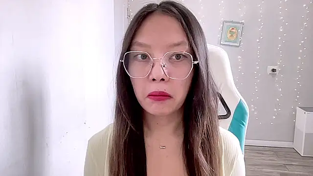 Risalynn online show from March 15, 2025, 6:36 am