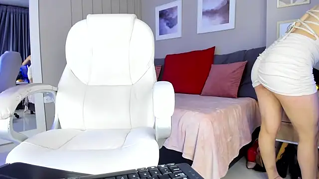 jess ox online show from October 14, 2025, 9:15 pm