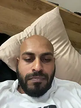 islandvybee55 online show from April 9, 2026, 2:34 pm