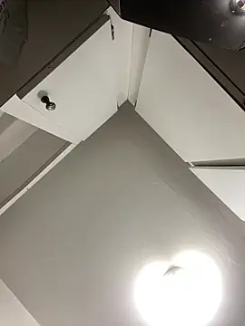 islandvybee55 online show from April 12, 2026, 7:22 am