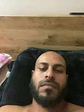 islandvybee55 online show from March 10, 2026, 2:43 pm