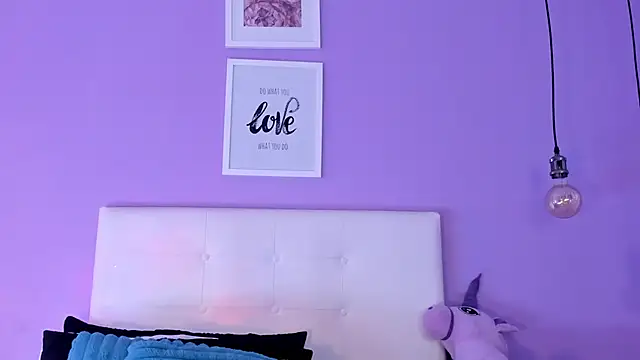 Snapshot of Charlotte11-11 chatting on February 9, 2026, 3:54 pm Charlotte11-11 online show from February 9, 2026, 3:54 pm