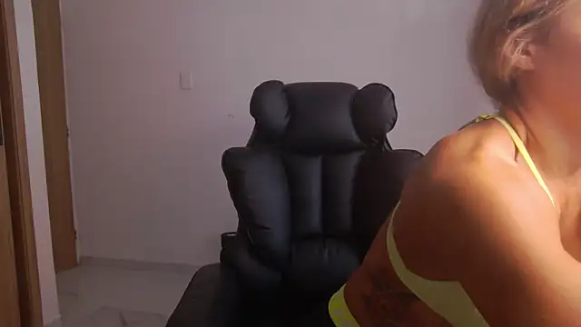 GabrielaGreco online show from April 30, 2026, 1:51 pm