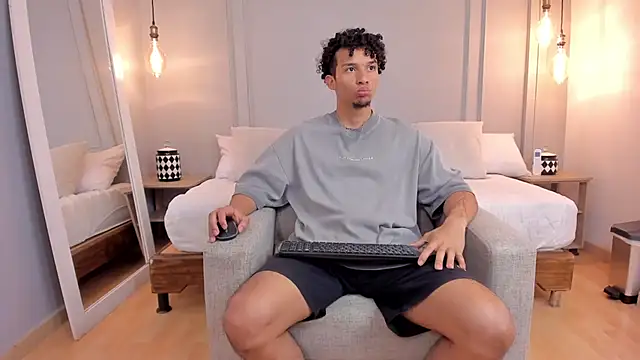 Dominick star online show from November 3, 2025, 3:45 am