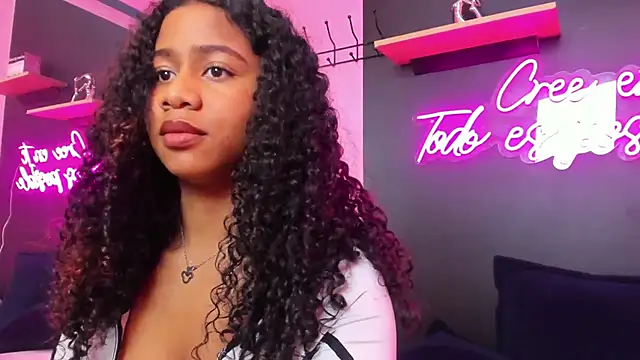 Sofi Fox  online show from March 6, 2025, 7:21 pm