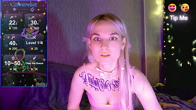 mischellemeow13 online show from October 30, 2025, 5:28 am