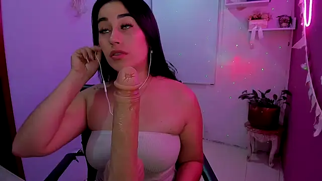  sulmatevans  online show from April 6, 2026, 4:41 am