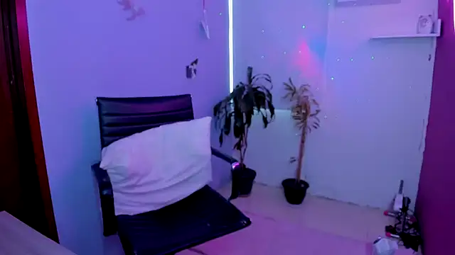  sulmatevans  online show from November 13, 2025, 3:49 pm