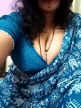 MONA DARLING31 online show from March 4, 2026, 4:53 am