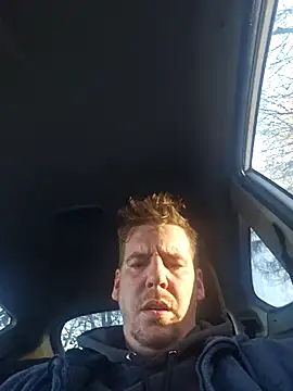 Titanhoott online show from November 22, 2025, 8:57 am