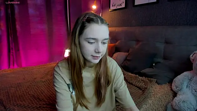 Snapshot of Lesi_Moonie01 chatting on November 14, 2025, 9:35 am Lesi Moonie01 online show from November 14, 2025, 9:35 am