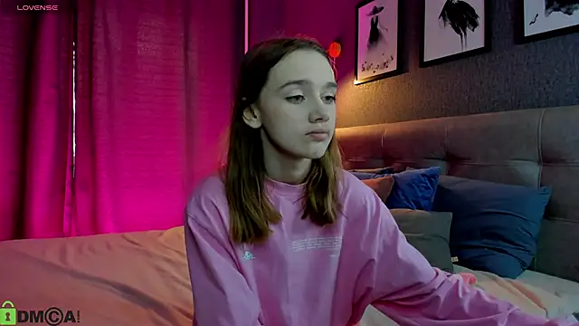 Snapshot of Lesi_Moonie01 chatting on February 24, 2026, 9:43 am Lesi Moonie01 online show from February 24, 2026, 9:43 am