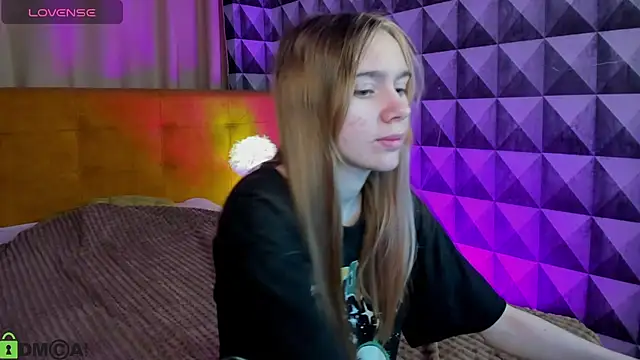 Snapshot of Lesi_Moonie01 chatting on October 15, 2025, 8:11 am Lesi Moonie01 online show from October 15, 2025, 8:11 am