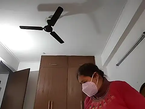 cutiecatty21 online show from December 30, 2024, 9:16 am