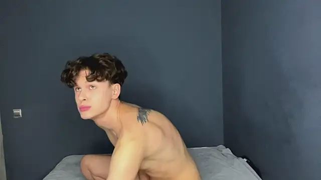 Snapshot of alyx_garden chatting on December 17, 2024, 9:39 am alyx garden online show from December 17, 2024, 9:39 am