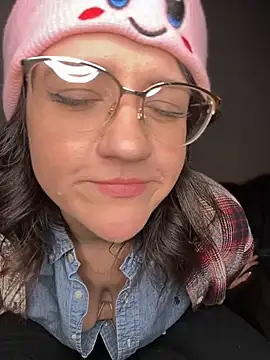 Kinkbitch25 online show from January 14, 2025, 12:00 am