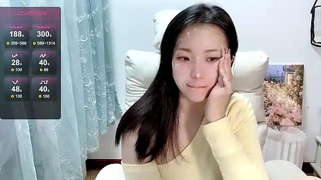 YangYangmian-521 online show from January 31, 2025, 11:45 pm