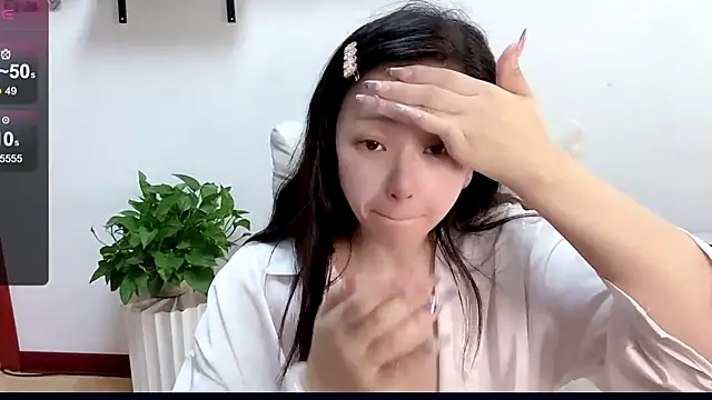 YangYangmian-521 online show from February 18, 2025, 12:49 pm