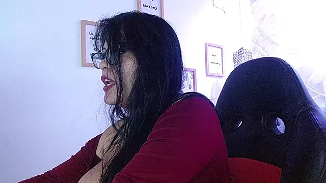 violletha online show from March 4, 2025, 12:33 pm
