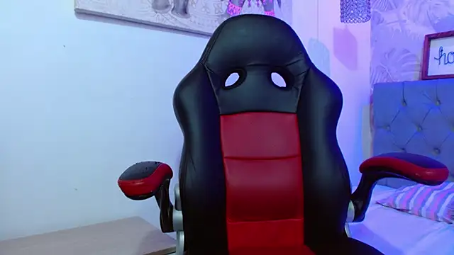 Snapshot of violletha chatting on November 12, 2025, 12:31 pm violletha online show from November 12, 2025, 12:31 pm