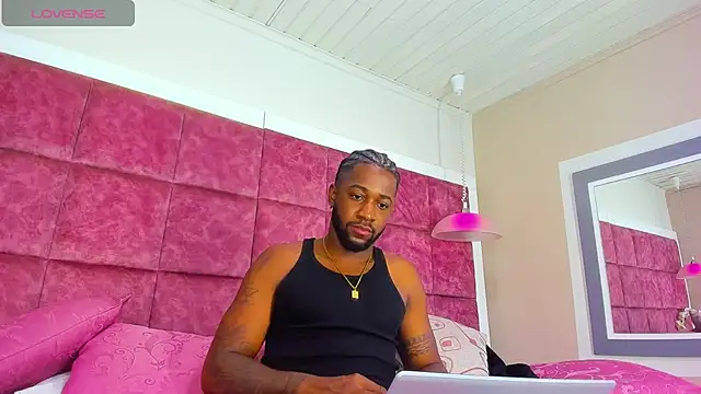 Drake Nassir4 online show from February 17, 2025, 2:06 pm