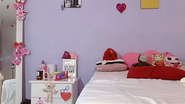 Snapshot of Kimandyuk chatting on February 14, 2025, 11:42 pm Kimandyuk online show from February 14, 2025, 11:42 pm