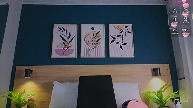 GabyPetit online show from September 25, 2025, 7:53 pm