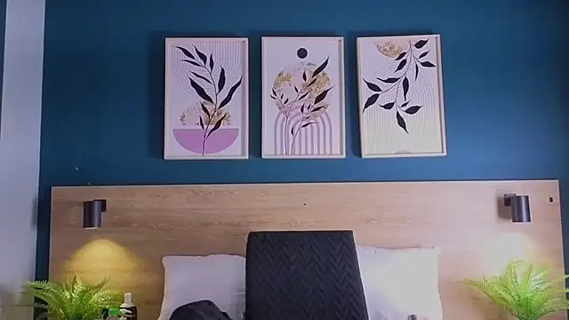 GabyPetit online show from September 12, 2025, 8:08 pm