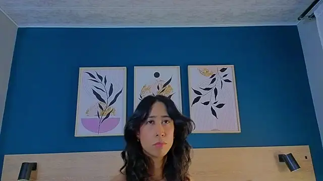 GabyPetit online show from October 2, 2025, 8:01 pm