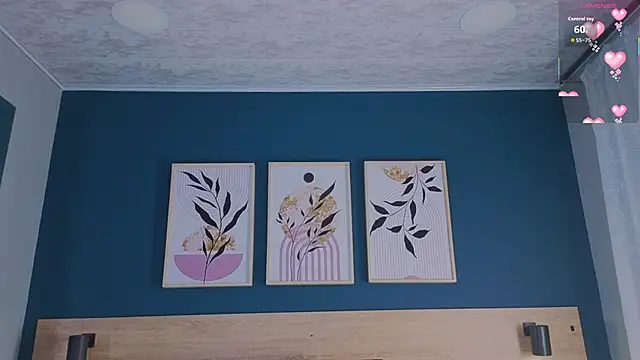 GabyPetit online show from September 24, 2025, 8:04 pm