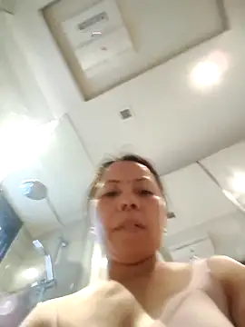 doggiepossession online show from October 28, 2025, 4:57 am