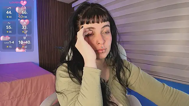 Lucy Smith2 online show from October 7, 2025, 7:48 pm