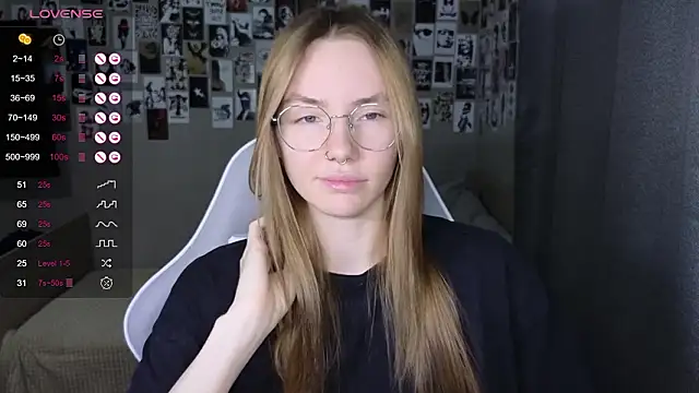 littlevildevil online show from March 3, 2026, 5:58 am