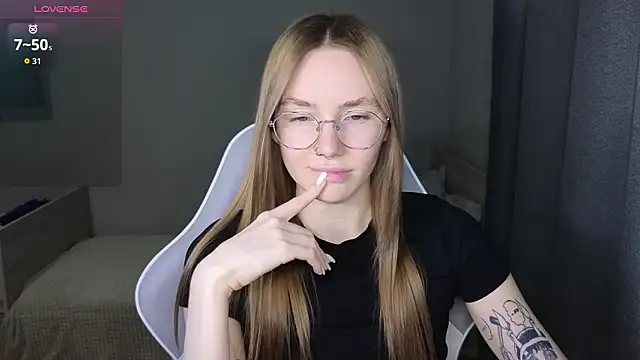 littlevildevil online show from February 7, 2026, 11:07 am