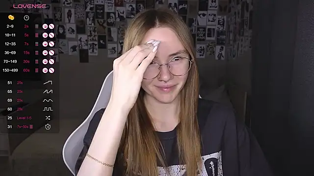 littlevildevil online show from March 16, 2026, 11:03 am