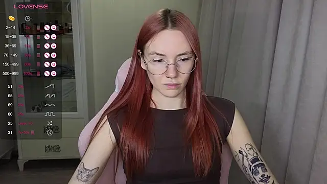 Snapshot of littlevildevil chatting on November 9, 2025, 9:57 am littlevildevil online show from November 9, 2025, 9:57 am