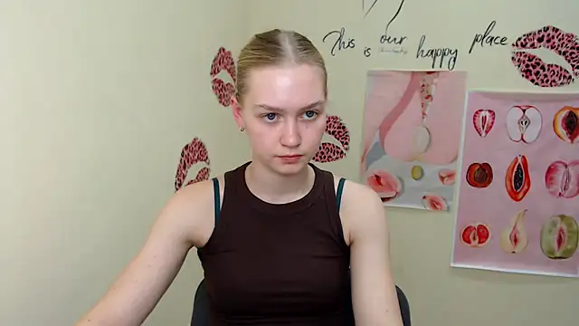 MademoiselleCl online show from February 7, 2025, 1:01 pm