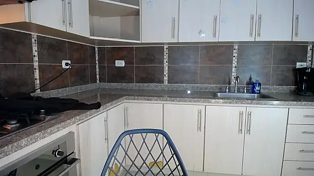 anna alvarez online show from February 9, 2026, 12:25 pm