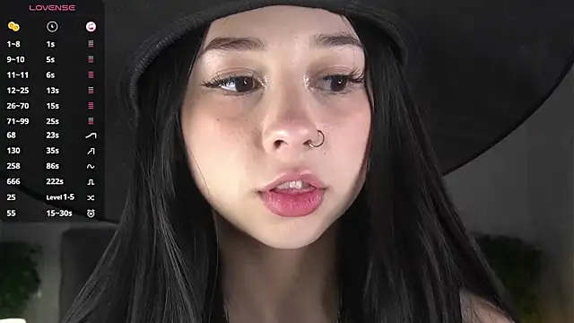 AislyEmbury online show from October 28, 2025, 4:35 am